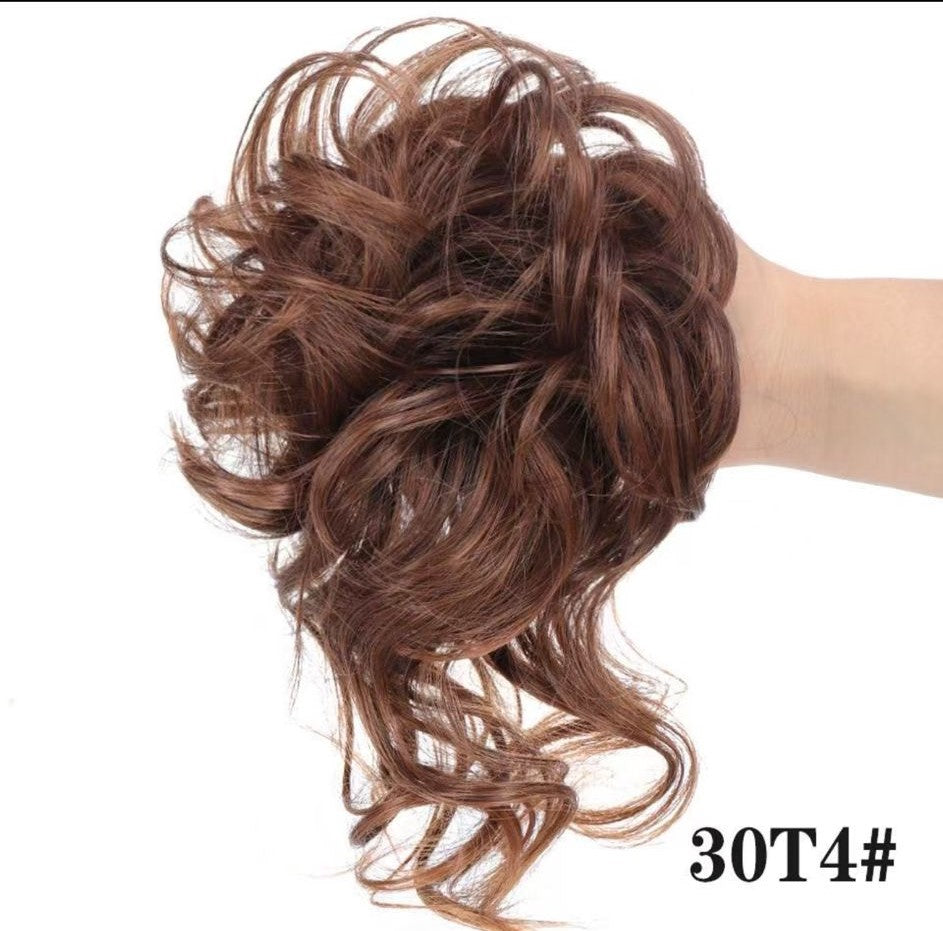 Chignon Elegante Castano Medio Ramato con Riflessi Caramello